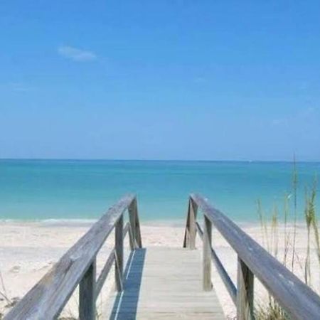 Charming Studio Unit Across From Lido Key Beach Sarasota Bagian luar foto