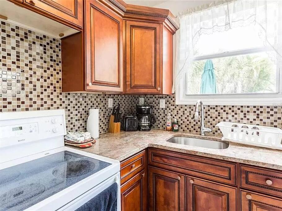 Charming Studio Unit Across From Lido Key Beach Sarasota Bagian luar foto